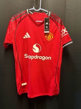 Cunha Manchester United 2025/2026 home jersey